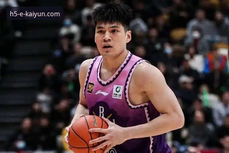 CBA状元陈国豪回避条款升级：北控vs广州卡位战，球员权益与联盟规则的深度对比