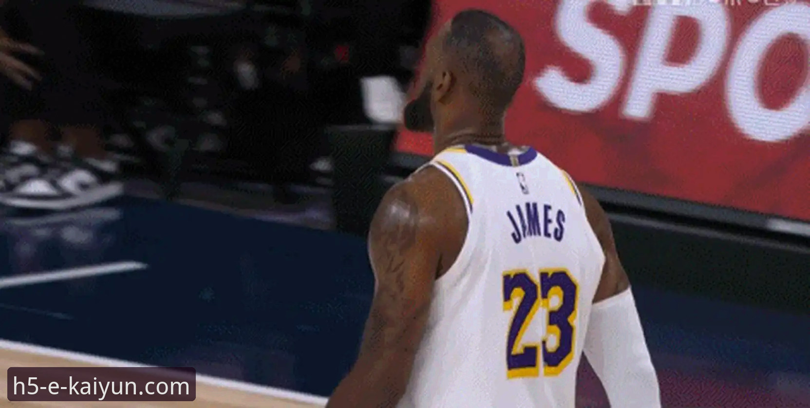 如何像资深球迷一样，第一时间掌握火箭队三连胜的精彩细节？